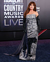 Na dodjeli nagrada 61. Annual Academy Of Country Music Awards u Las Vegasu, debitirala je kao voditeljica