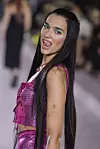 Dua Lipa otvorila je reviju Versacea