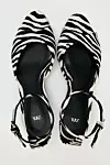 Slingback sandale, kitten potpetica i zebra print - ove sandale spajaju više aktualnih trendova
