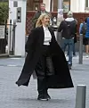 Poznata pjevačica uspjela je sakriti skoro cijelu trudnoću zahvaljujući širokim kaputima.