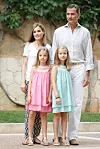 Kralj Felipe, kraljica Letizia, prijestolonaslijednica - princeza Leonor i princeza Sofia dok su im kćeri još bile djevojčice.
