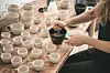 Zaštitni znak brenda Terra Ceramice su šalice Pinch - s predimenzioniranim ručkama...