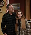 Kaitlyn Dever 2018., s Timom Allenom u sceni serije ‘Last Man Standing‘
