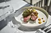 Janjeći rack s hrustom od mediteranskog bilja