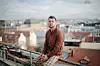 Već je imao prilike biti na eurovizijskoj pozornici kada je 2017. godine u Kijevu Jacquesu bio prateći vokal