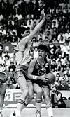 Životni prijatelji Dražen i Stojko Vranković na utakmici Cibona - Zadar 1986.