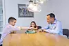 Dr. Đurić je svojim klincima iz Konga donio šah s figurama od malahita