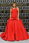 Suki Waterhouse u Valentino haljini na dodjeli nagrada Emmy
