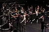 Natalie Portman (u ružičastom trikou) u sceni filma ‘Black Swan‘ iz 2010. godine