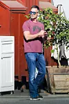 Brentwood, CA - *EXCLUSIVE* - Friends Brian Austin Green and Freddie Prinze Jr. meet up for coffee at the Brentwood Country Mart in Brentwood. The pair chatted for a few minutes in the parking lot before giving each other a hug and heading on their way. Pictured: Freddie Prinze Jr. BACKGRID USA 18 OCTOBER 2017,Image: 353350603, License: Rights-managed, Restrictions: , Model Release: no, Credit line: SPOT / BACKGRID / Backgrid USA / Profimedia