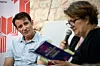 U amfiteatru ispred gradske knjižnice u sklopu 61. Međunarodnog dječjeg festivala MDF, glumac Goran Višnjić djeci je čitao priču Ježeva kućica.