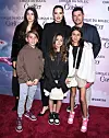 Valentina Lima Jarić, Adriana Lima, Andre Lemmers i Sienna Lima Jarić na premijeri predstave Cirque du Soleila u Los Angelesu u ožujku