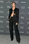 Karlie Kloss nosila je odijelo s potpisom Grace LIng na dodjeli nagrada u New Yorku 2021.