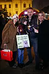 Članica Glorijinog tima Jelena Lesinger Pučar sa suprugom Viktorom i kćerkom Vitom na promociji je udomila štenca iz Dumovca (na fotografiji s tv voditeljicom Anitom Martinović)