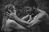 Performans ‘Love is Pain‘