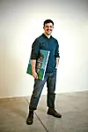 On je slikar, svestrani umjetnik, profesor, introvert, iskren prijatelj, realist, sanjar... Sve to u sebi nosi zagrebački umjetnik Nikola Grabovac
