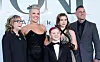 Pink, suprug Carey Hart, djeca Willow i Jameson te njezina majka Judith Moore