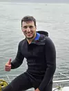 Nikola pred ronjenje u kavezu s velikim bijelim morskim psima