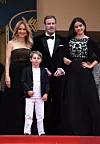 John Travolta snimljen sa suprugom Kelly Preston i djecom 2018. u Cannesu.
