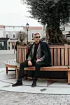 Džemper Jeordie‘s (19,90 eura)/Sako Jeordie‘s (149,31 eura)/Traperice Emporio Armani, XYZ (153,20 eura)/Sunčane naočale Ray Ban, Optika Optotim (191,20 eura)/Kaput Polo Ralph Lauren, Five Star Fashion (520 eura)/Cipele Cafenoir, Corso Roma (108 eura)