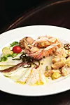 Hladno predjelo za poželjeti: salata od sipe, pašteta od tune, marinirani inćuni, carpaccio od škampi te škampi na lešo i motar