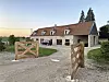 Ekipa je spavala na obiteljskom imanju u Châtillon-sur-Morinu, u nekadašnjoj gospodarskoj zgradi koju su vlasnici preuredili u kuću za najam