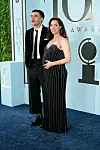 Trudna Aubrey Plaza u Chanelovoj haljini s partnerom Chrisom Abbottom