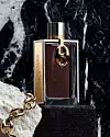 RABANNE Oud Montaigne otvara se notama kardamoma i likera od šljive, u srcu mirisa je cedar, a bazu čine oud i koža, EdP 125 ml, 253 €