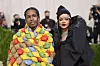 Rihanna i A$AP Rocky na Met Gali 2021.