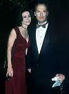 Nakon razvoda početkom devedesetih prohodao je sa zvijezdom 'Prijatelja', glumicom Courtney Cox