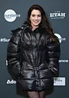 Anne Hathaway u Versaceovoj jakni na Sundance Film Festivalu