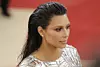 Kim Kardashian na Met Gali 2016. pojavila se s izblijedjelim obrvama.