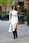 Emily Ratajkowski