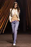 Alexander McQueen predstavio je nekoć popularni model u koelkciji za proljeće-ljeto 2026.