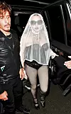 Madonna u svojoj 'Camp' estetici koju propagira de facto cijelu karijeru, na VMA after-partyju u New Yorku