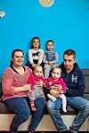 Obitelj Tambolas Mama Marija, blizanke Kristina i Valentina, tata Petar, kcer Maja i sin Ivan Selo Busetina. Fotograf Matej Dokic 201219