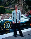 Britanski vozač Formule 1 Lewis Hamilton nije poznat samo po svojim uspjesima na stazi već i po osebujnom modnom stilu