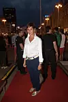 S dječačkom frizurom i razigranim šiškama a la Audrey Hepburn