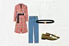 Karirani kaput Acne Studios/ mom fit traperice The Frankie Shop/ kožni remen Celine/ mokasinke Sezane