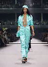 Bella Hadid u Fendi kombinezonu