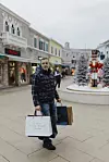 Zadovoljan obavljenom kupnjom