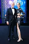 Rainer Schaller s pratnjom na dodjeli nagrada GQ Men of the Year 2017.