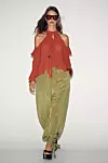 Bluza s američkim izrezom i volanima - prije 22,95 eura, sada 15,99 eura