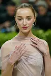 Phoebe Dynevor