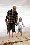 Sa sinom Owenom na plaži u malibuu 2007.