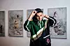 DENIS BUTORAC fotografiju koristi kao medij kojim istražuje teme identiteta, obitelji i tradicije, gradeći narativne serije u kojima spaja dokumentarni i konceptualni rad