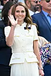 Na žensku završnicu princeza stigla u bijelom kompletu modne kuće Self-Portrait
