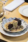 Topli kolač od čokolade sa sherry zabaglioneom i pecan orasima