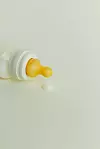 Sisači na BIBS bočicama oblikom imitiraju majčinu dojku te imaju anti-colic ventil. Dostupni u tri brzine protoka; spori, srednji i brzi.