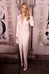 NEW YORK, NY - SEPTEMBER 07: Rosie Huntington-Whiteley attends the Ralph Lauren fashion show during New York Fashion Week at Bethesda Terrace on September 7, 2018 in New York City. (Photo by Rob Kim/Getty Images)